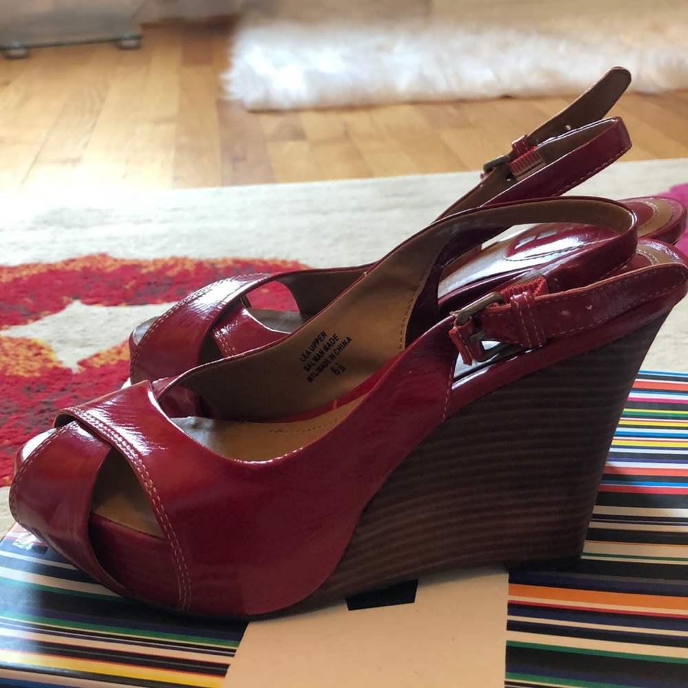 Red wedges - Picture 2 of 8